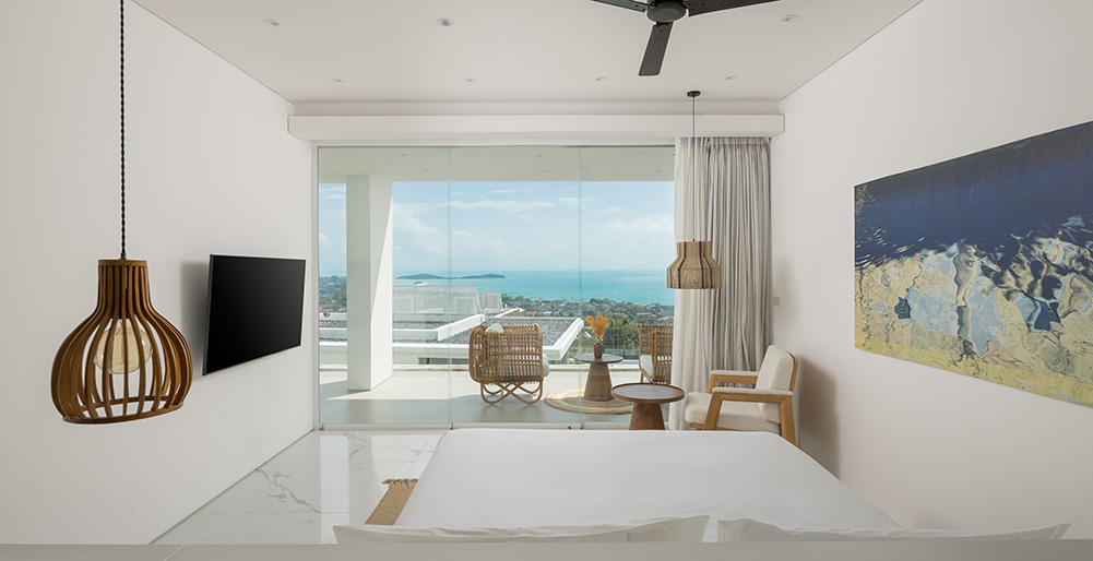 Golden Lotus - The Blossom Villa - Cosy bedroom 1 overlooking the ocean
